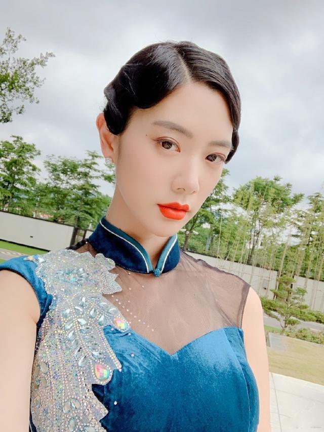 我秀直舞 霓虹之吻